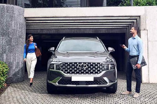 Full Front View of Santa Fe