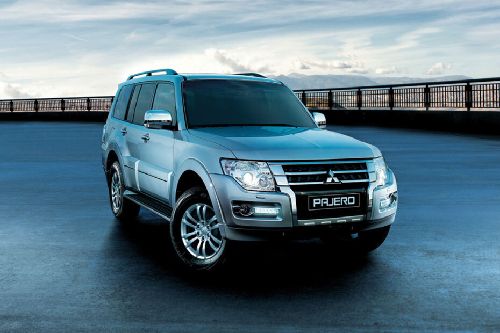 Pajero Front angle low view Pajero Front angle low view