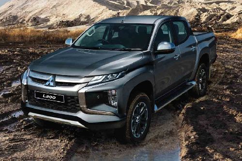 Mitsubishi L 200 Front Side View