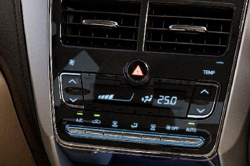 Front AC Controls of Toyota Yaris Front AC Controls of Toyota Yaris